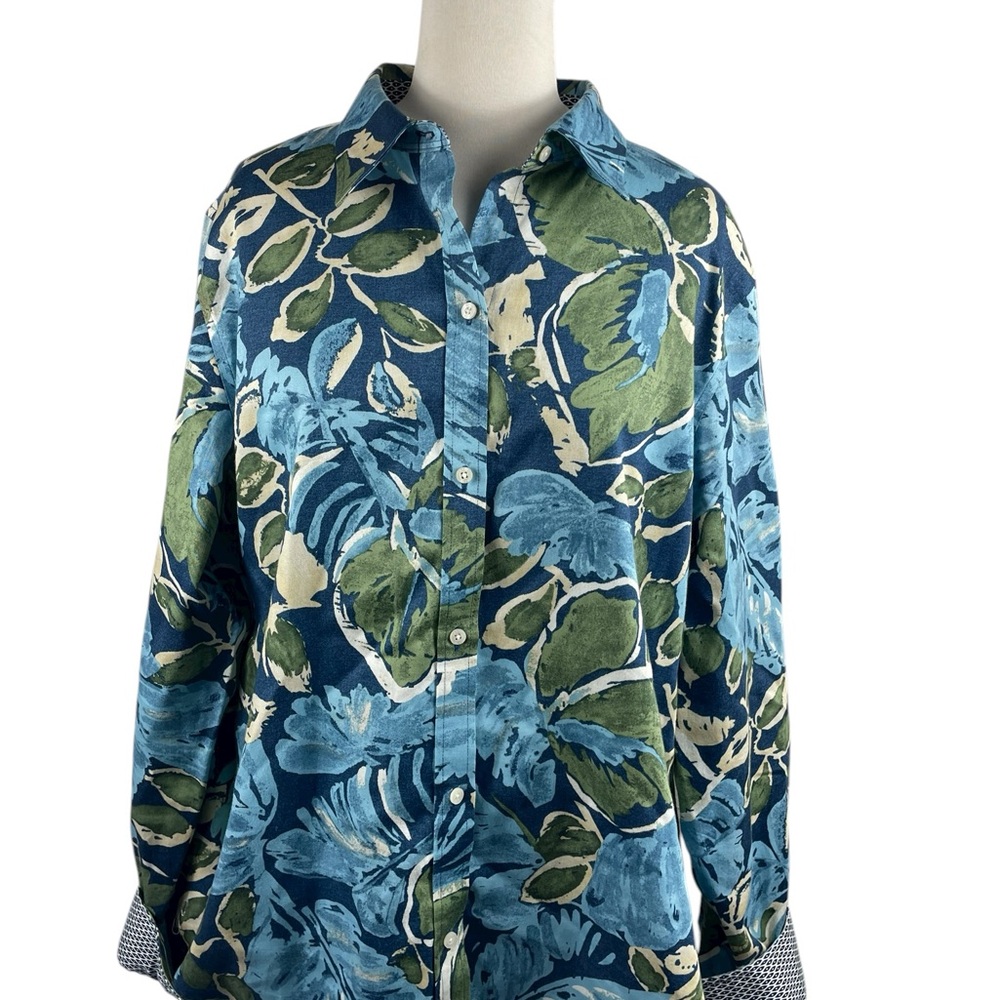 Chaps Vintage Blue/Green Button down Shirt, w/ contrasting sleeves 100% Cotton